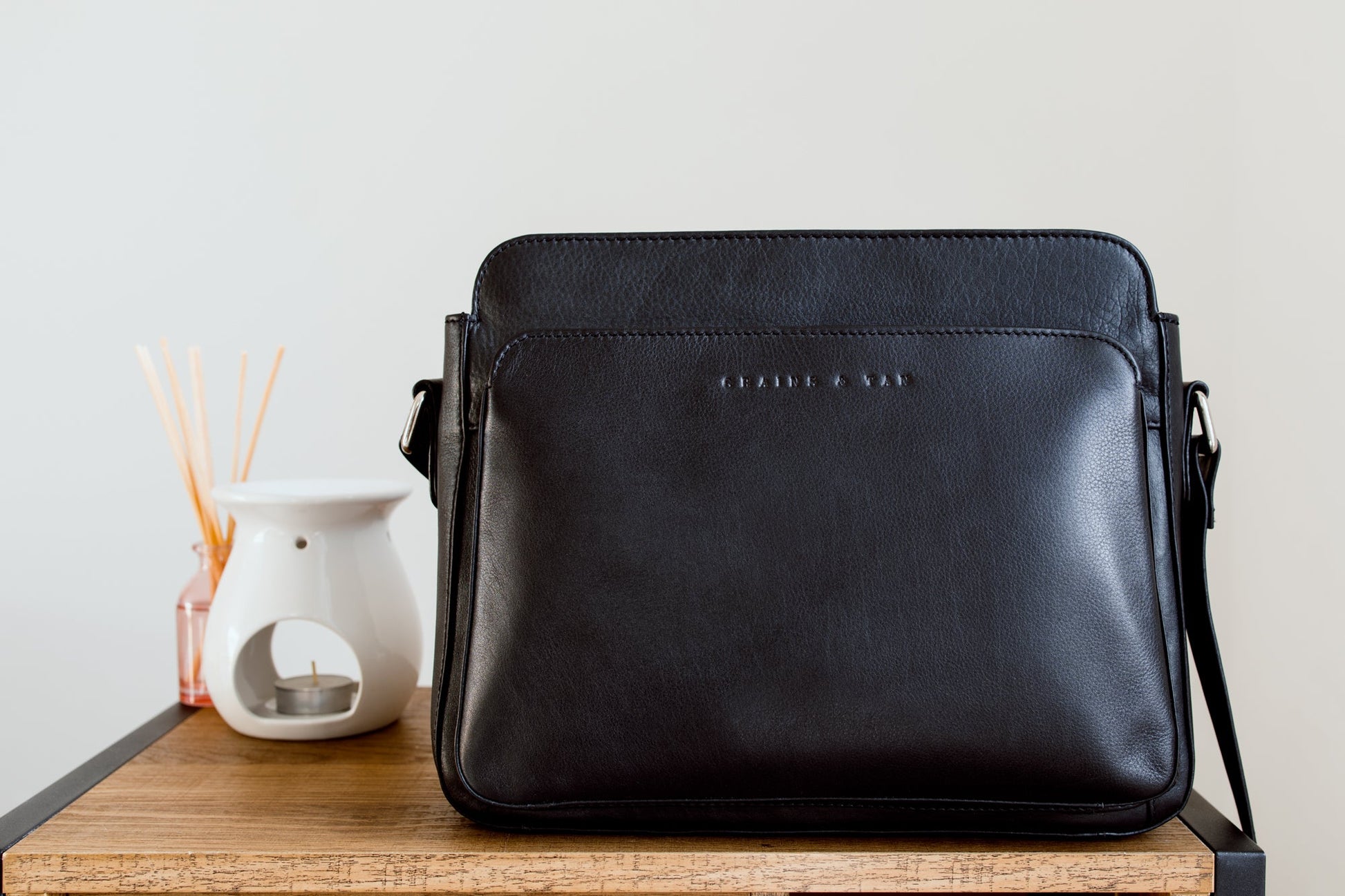 Belgrave Elegance Classic Handbag | Grains & Tan