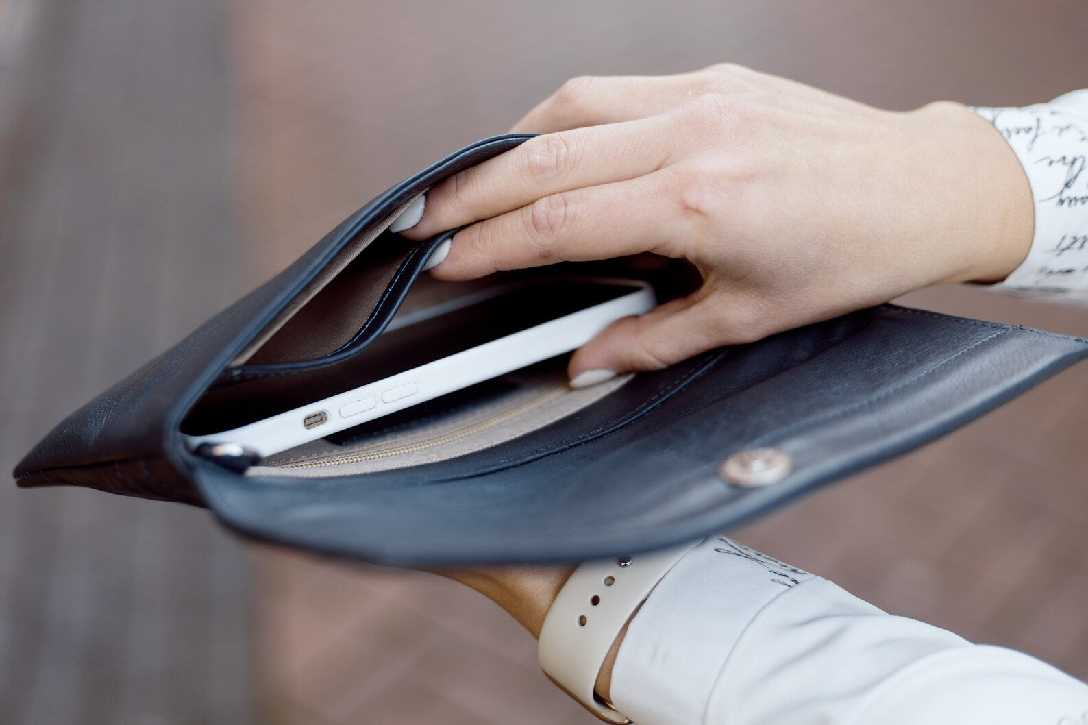 Bray Convertible Clutch cum Crossbody Bag | Grains & Tan