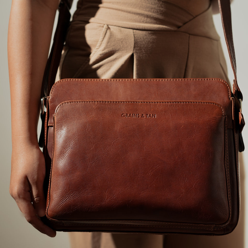 Belgrave Elegance Classic Multi-Compartment Handbag | Grains & Tan