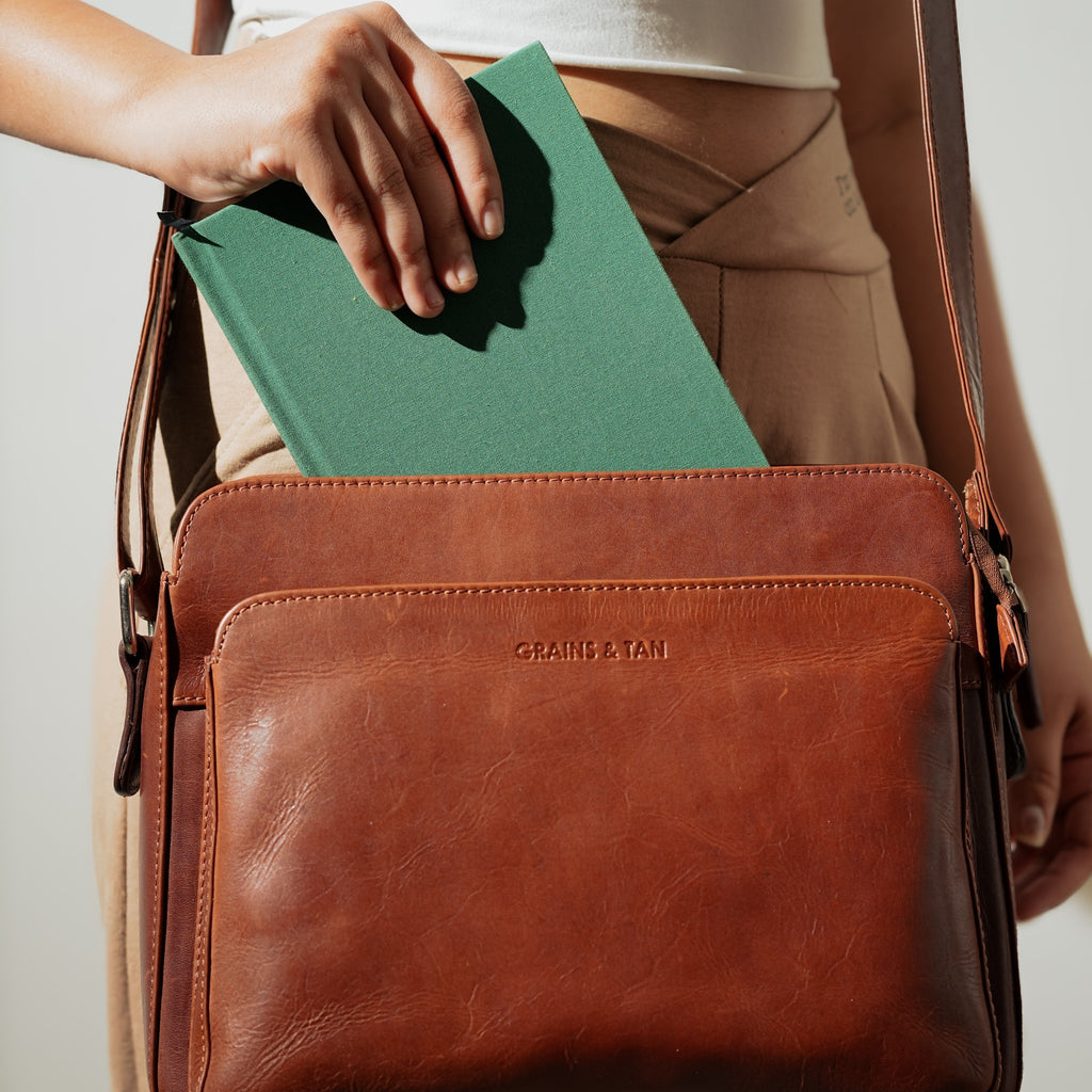 Belgrave Elegance Classic Multi-Compartment Handbag | Grains & Tan