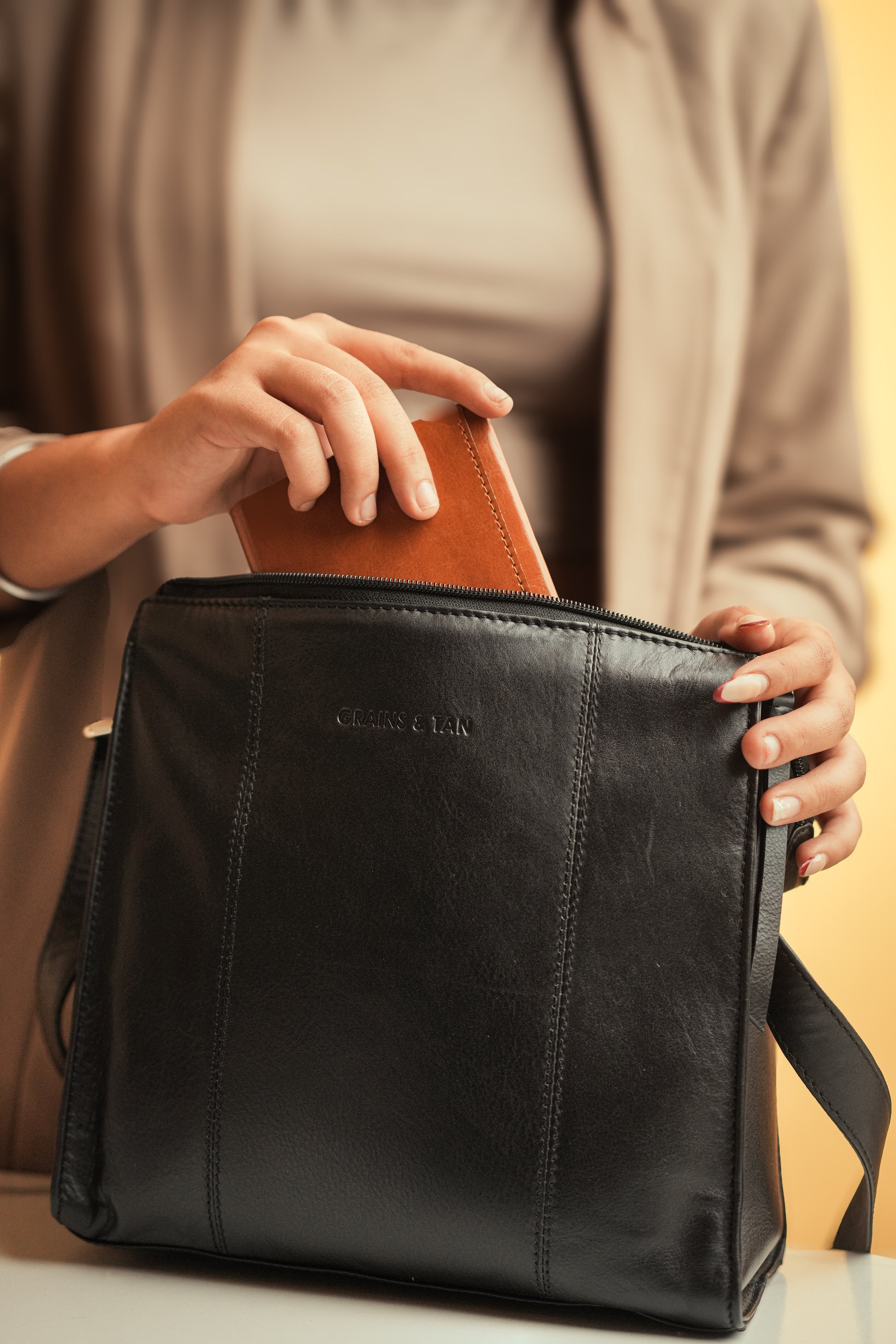 GT-H94 Grains & Tan Full-grain Leather Soft Ladies' Handbag, Crossbody Bag with Long Adjustable Strap