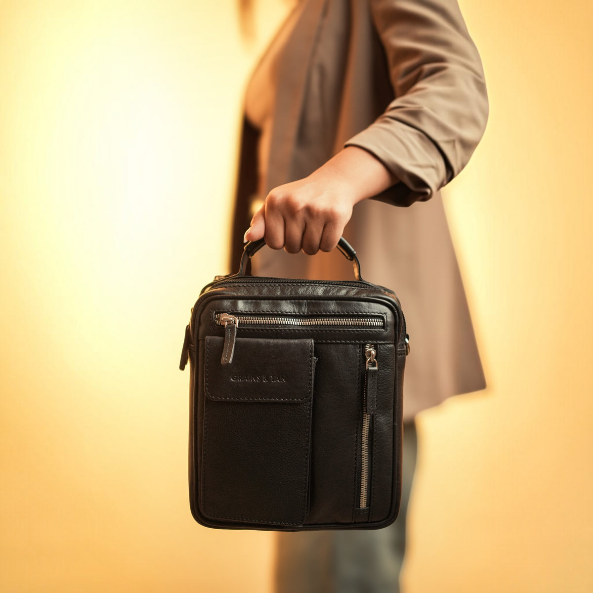 Full-Grain Leather Messenger Bag: Unisex Crossbody with Organizer