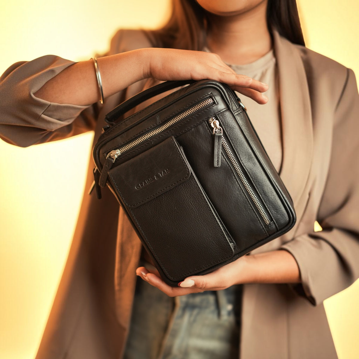Full-Grain Leather Messenger Bag: Unisex Crossbody with Organizer