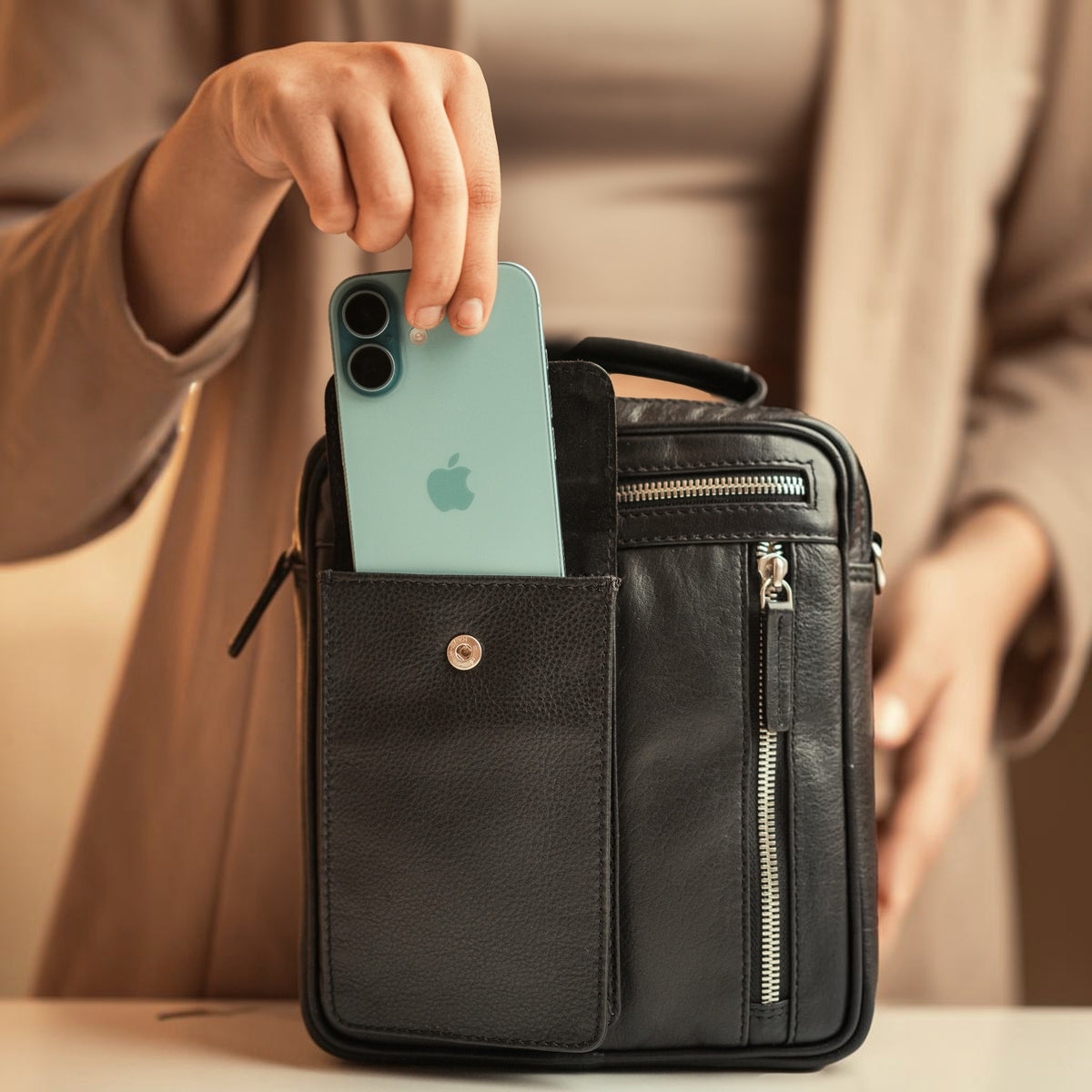 Full-Grain Leather Messenger Bag: Unisex Crossbody with Organizer