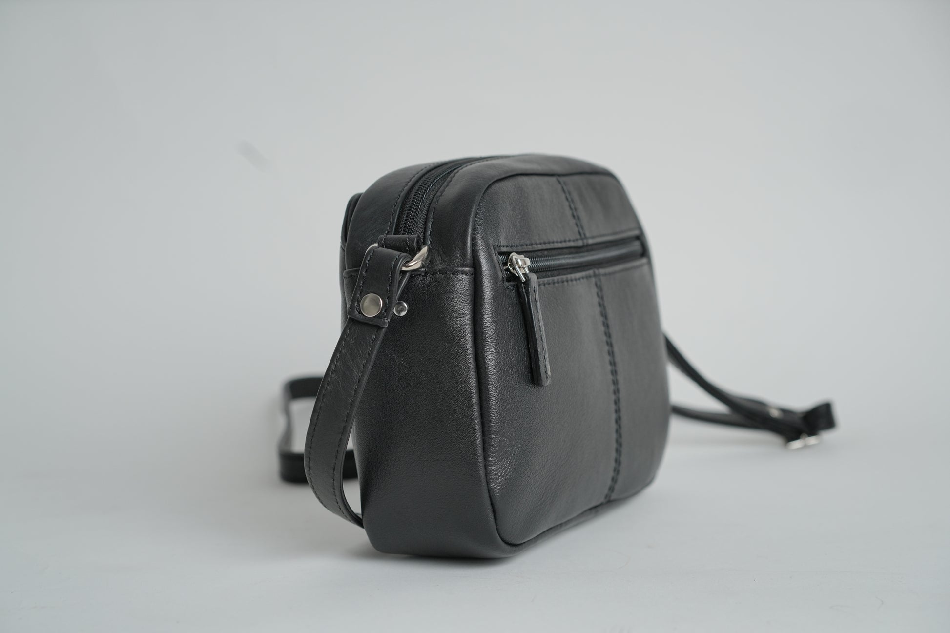 GT-H92B Full-Grain Leather Small Crossbody Bag with Adjustable Strap