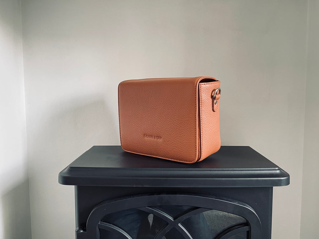 GT-H87 Tan Full-Grain Leather Crossbody Bag with Adjustable Strap