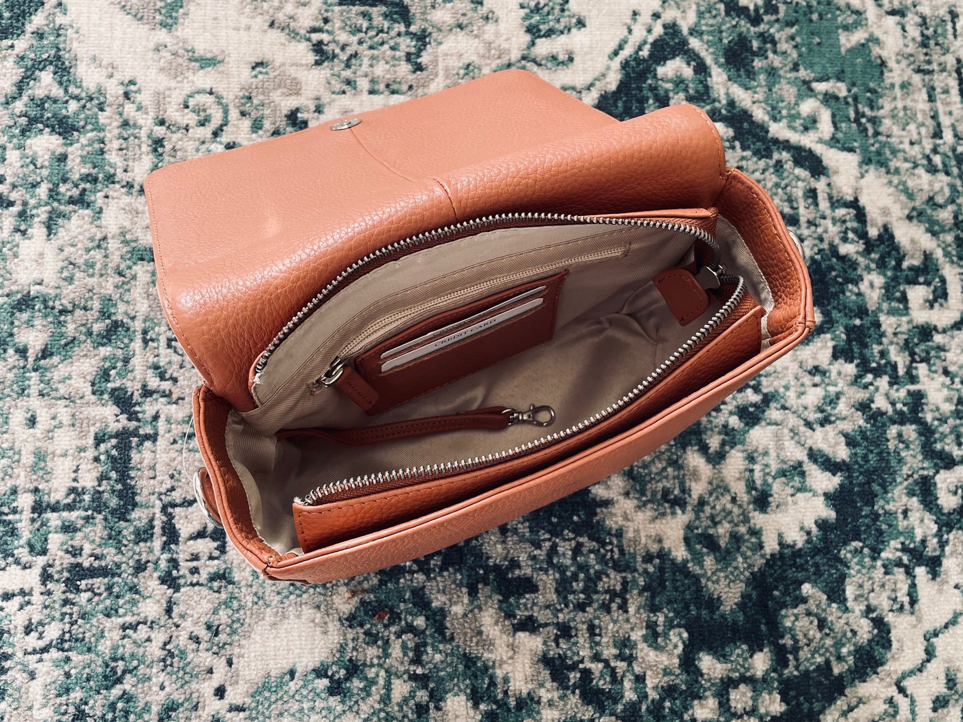 GT-H87 Tan Full-Grain Leather Crossbody Bag with Adjustable Strap