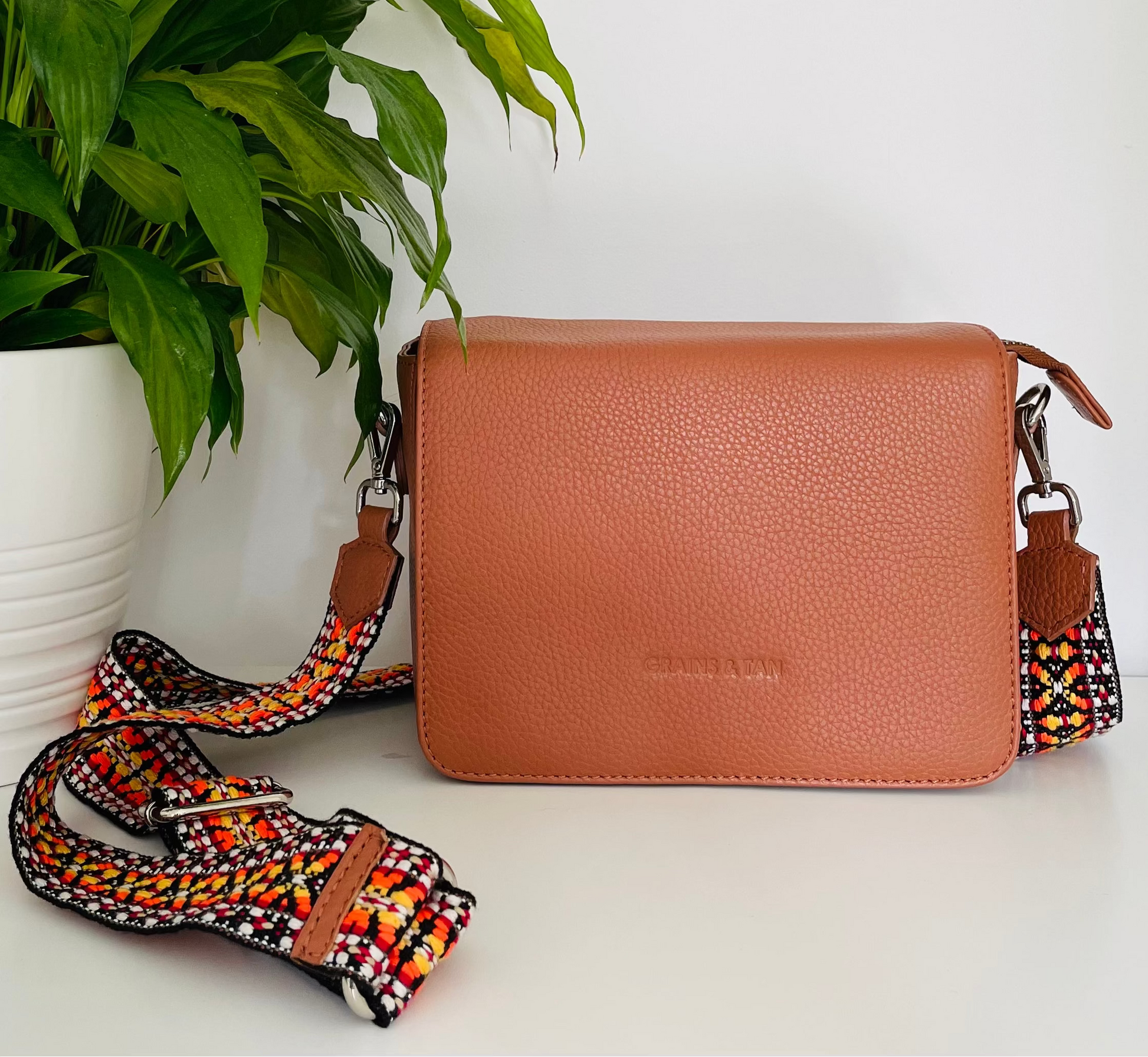 GT-H87 Tan Full-Grain Leather Crossbody Bag with Adjustable Strap