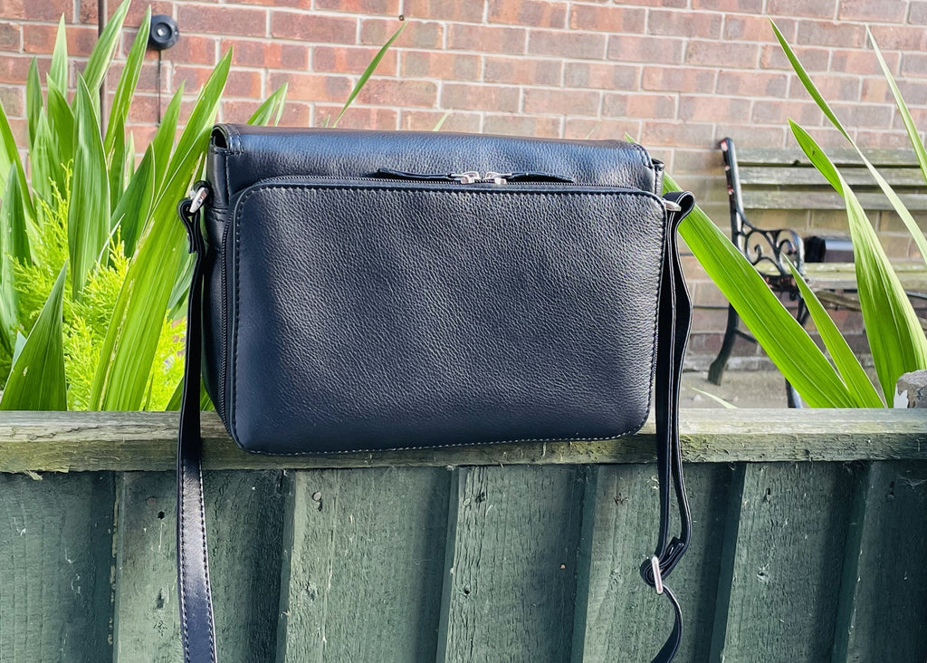 GT-KH3 Full-Grain Leather Flap Handbag: Adjustable Shoulder Bag