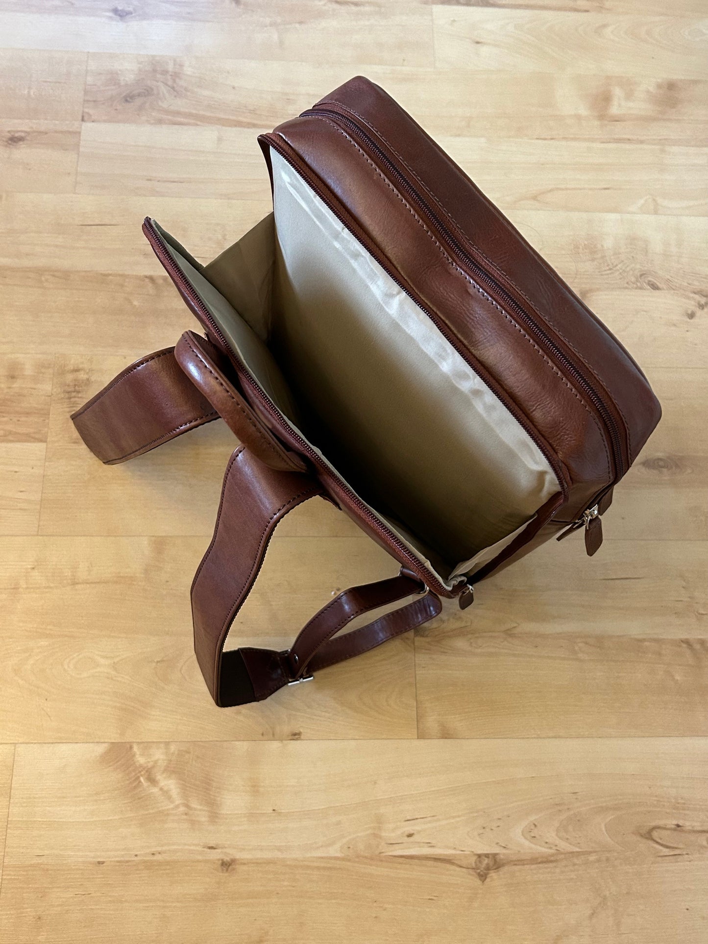 Leather Large Backpack | G&T