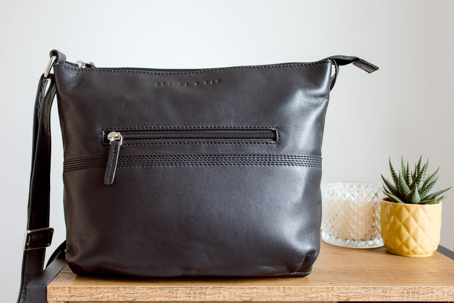 G Classic Shoulder Bag | G&T