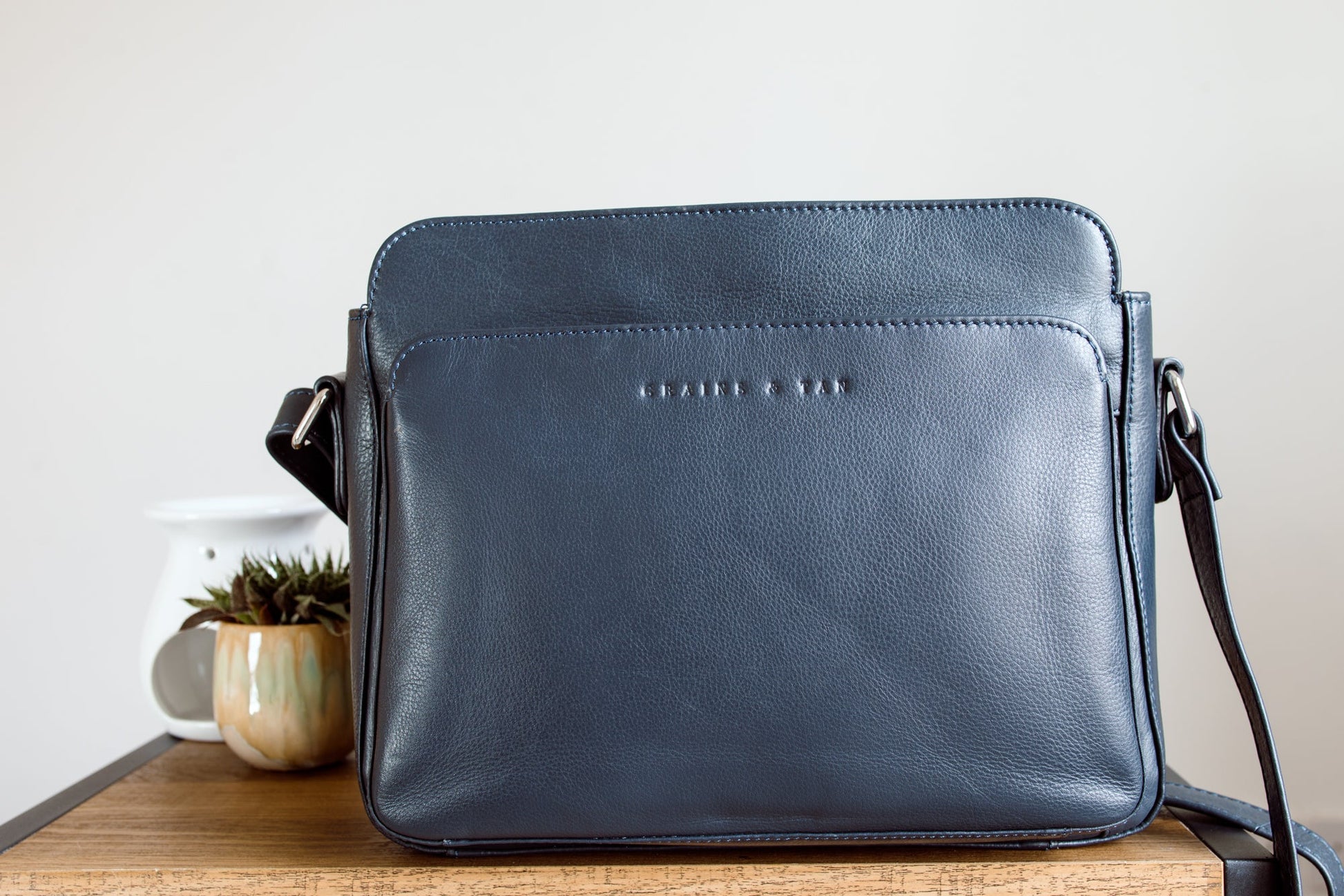 Belgrave Elegance Classic Handbag | Grains & Tan