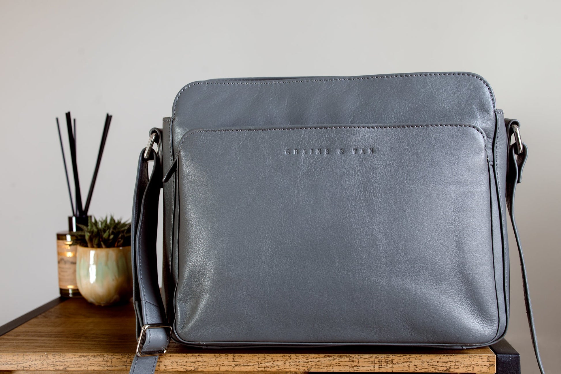 Belgrave Elegance Classic Handbag | Grains & Tan