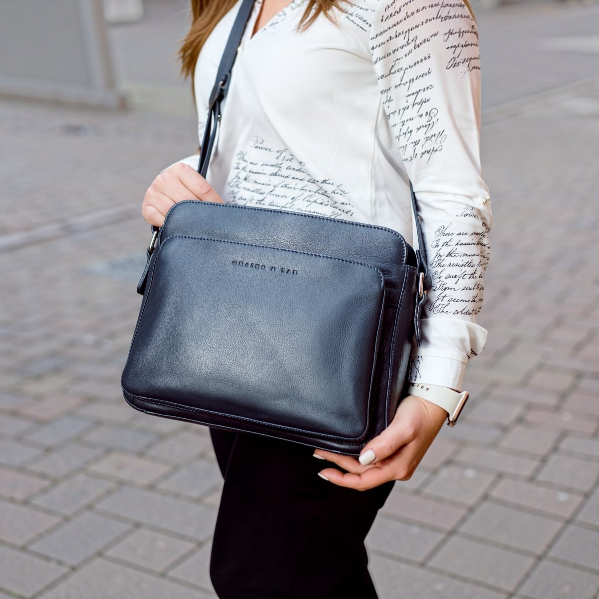 Belgrave Elegance Classic Multi-Compartment Handbag | Grains & Tan