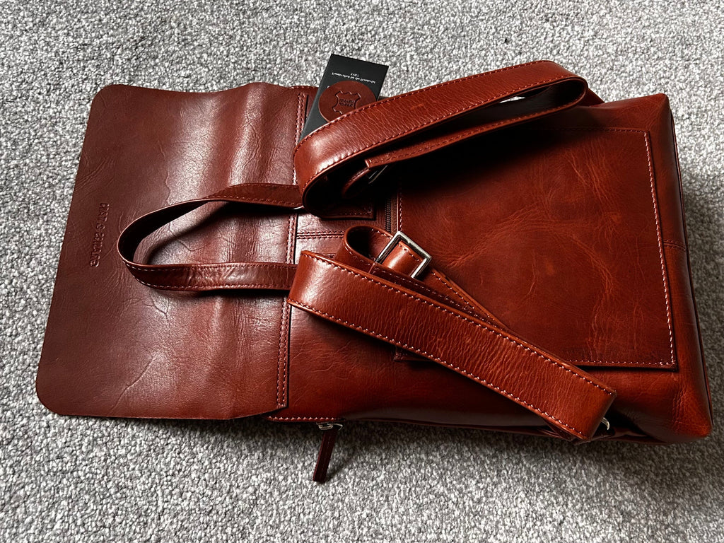 Unisex Flap-over Vintage Look Backpack with Padded Section | G&T