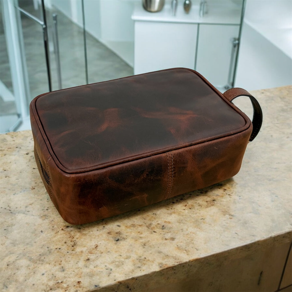 Chester Distinction Leather Wash Bag | Grains & Tan