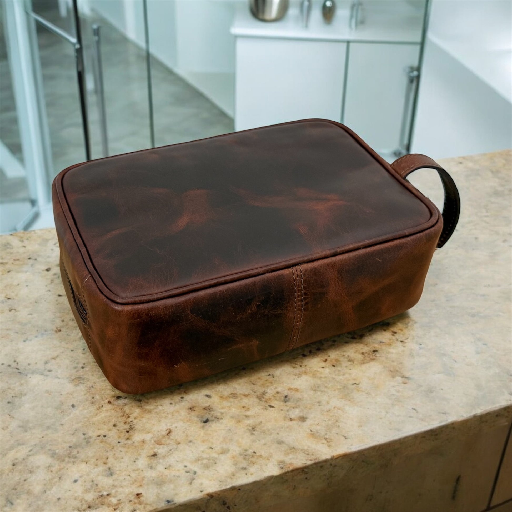 Chester Distinction Leather Wash Bag | Grains & Tan