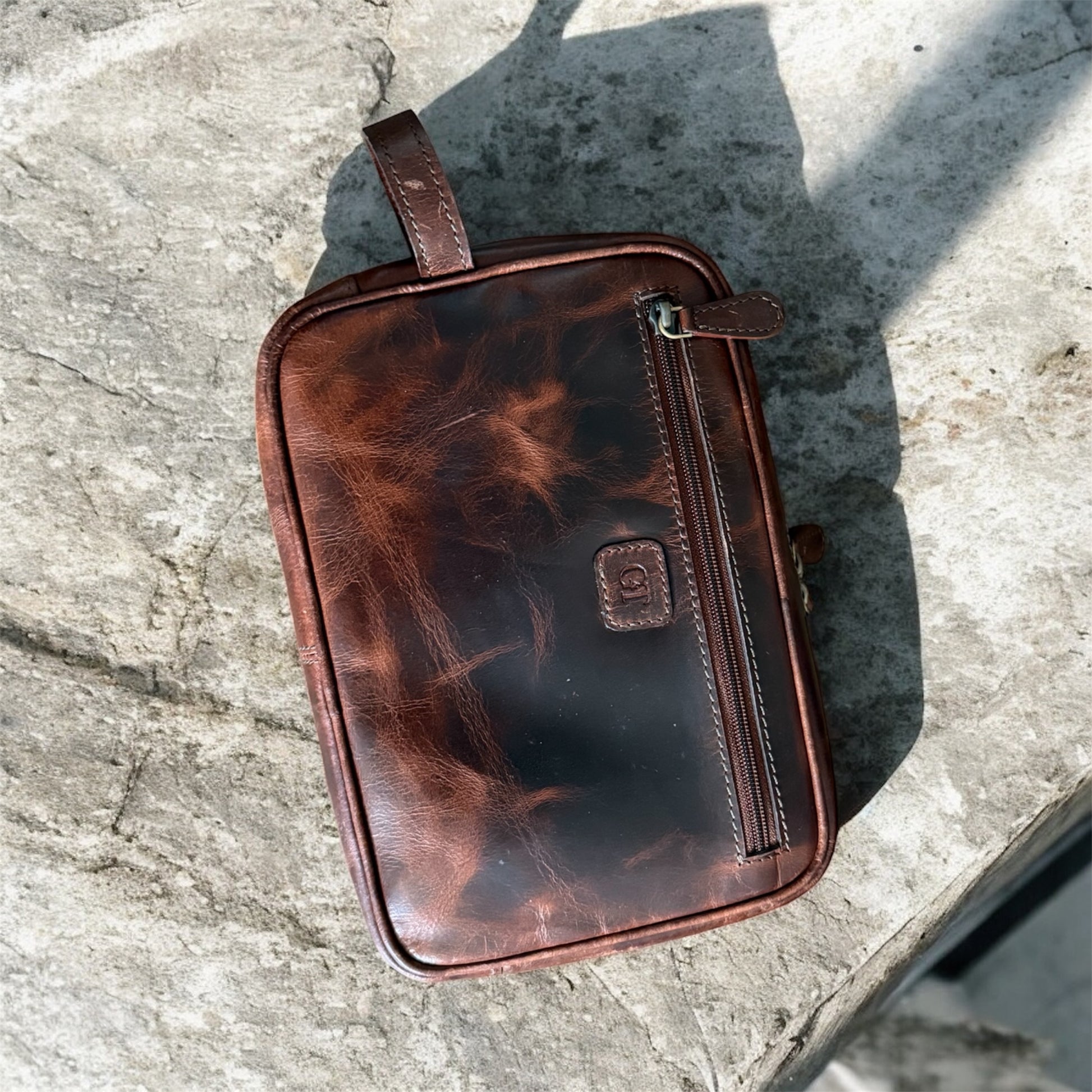 Chester Distinction Leather Wash Bag | Grains & Tan