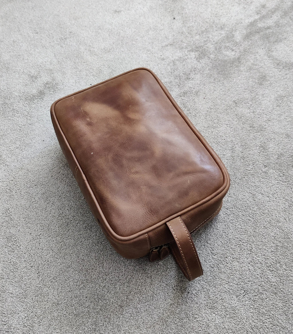 Chester Distinction Leather Wash Bag | Grains & Tan