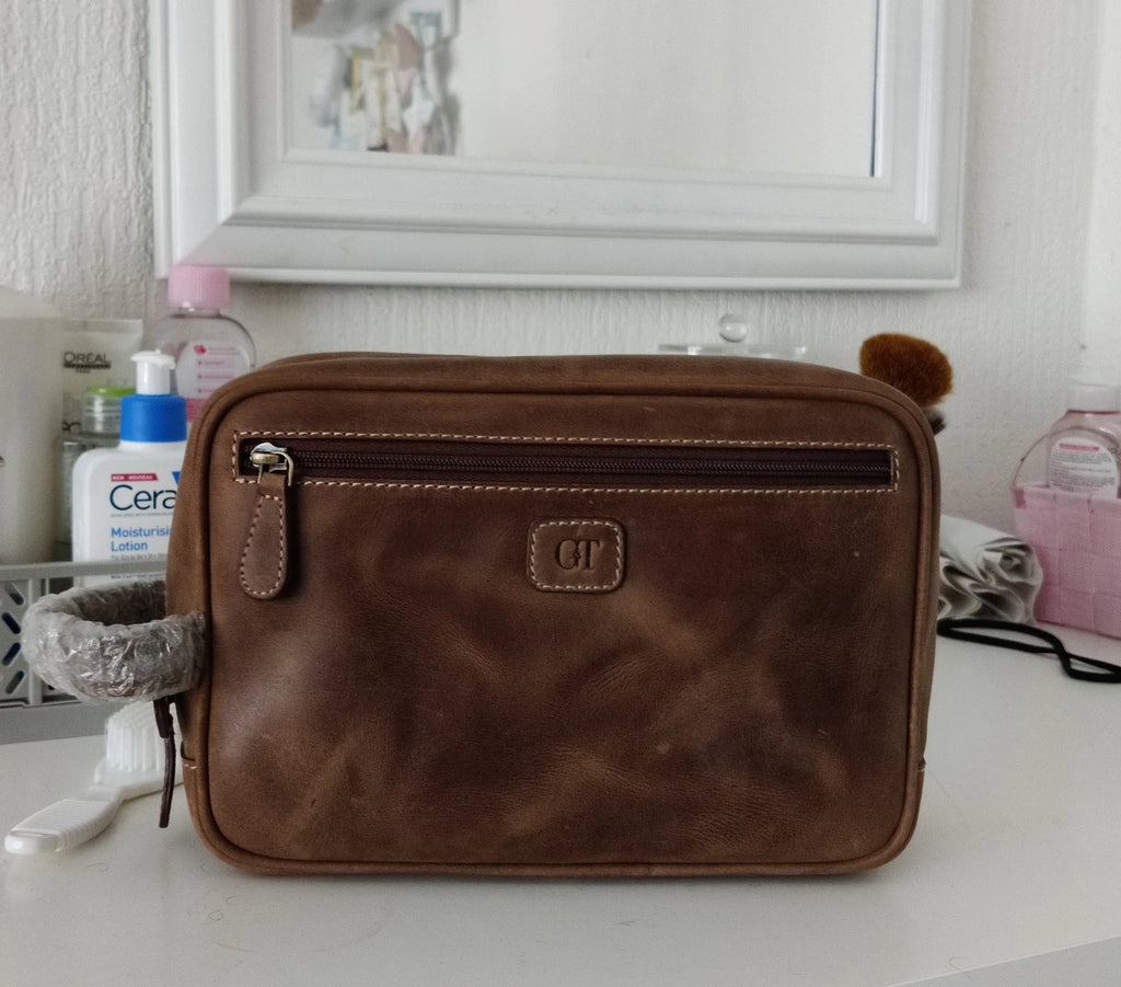 Chester Distinction Leather Wash Bag | Grains & Tan