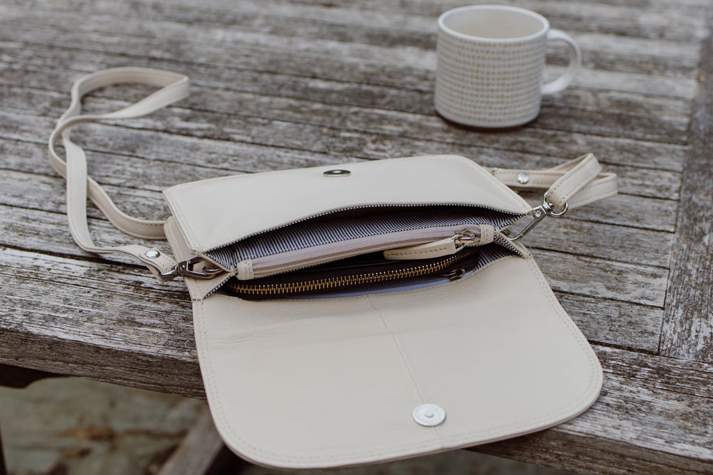 GT-H11 Full-grain Leather Flap Clutch: Tan Crossbody Bag