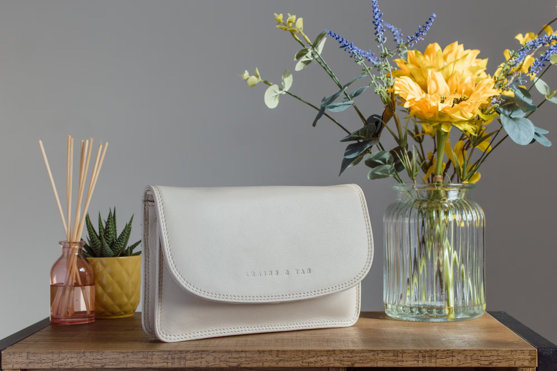 GT-H11 Full-grain Leather Flap Clutch: Tan Crossbody Bag