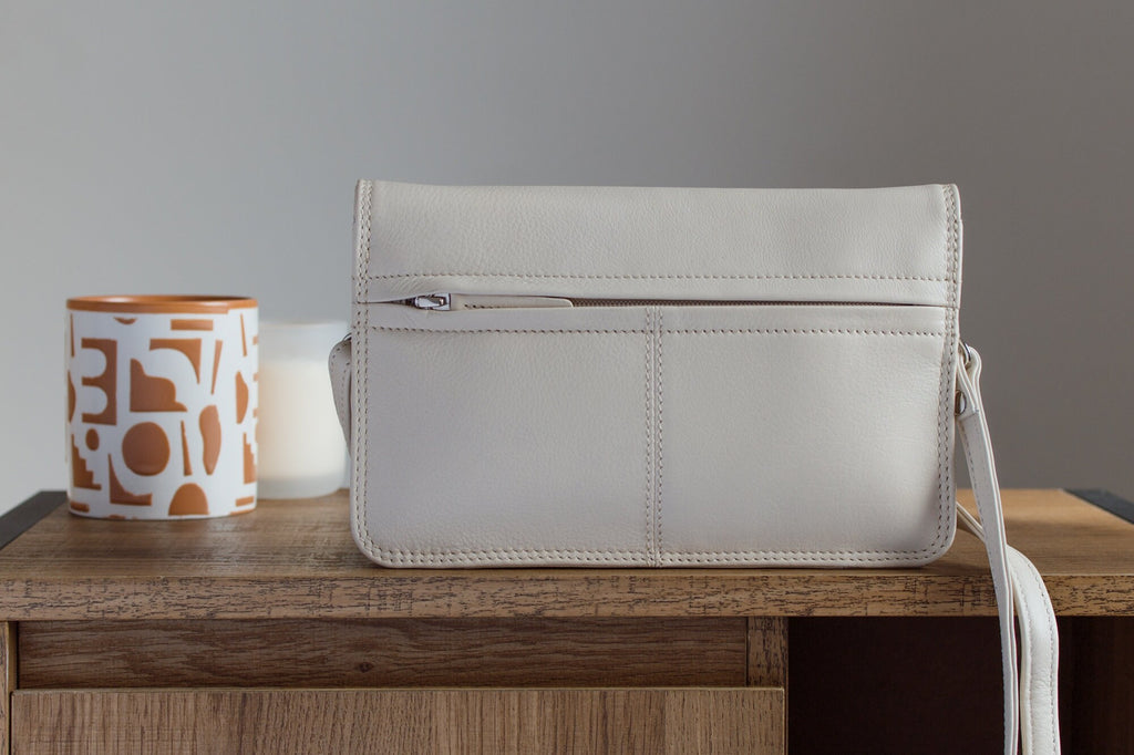 GT-H11 Full-grain Leather Flap Clutch: Tan Crossbody Bag