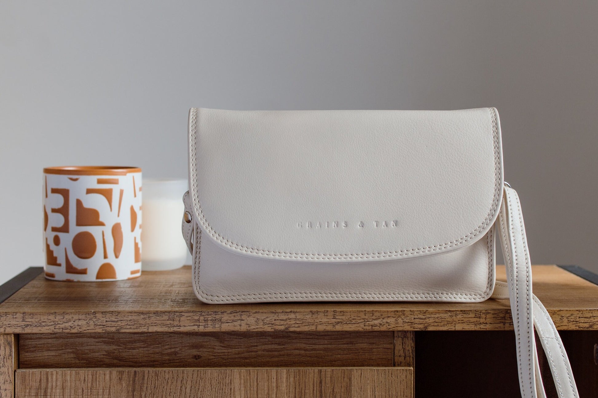 GT-H11 Full-grain Leather Flap Clutch: Tan Crossbody Bag