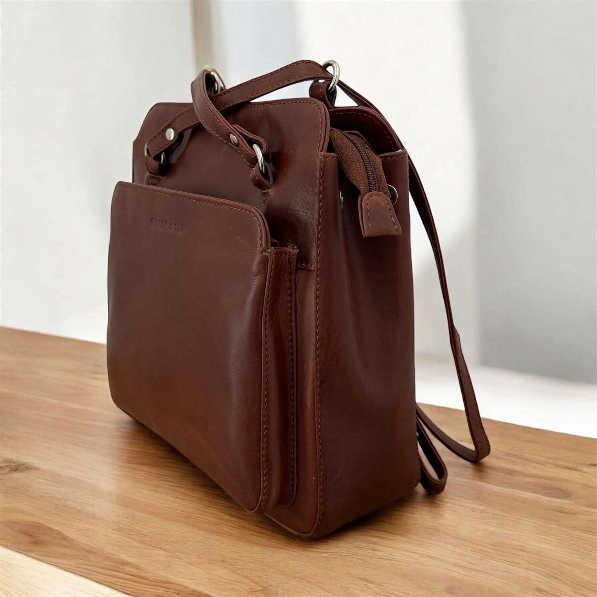 GT-KH72 The Winchester Convertible Leather Backpack – Brown