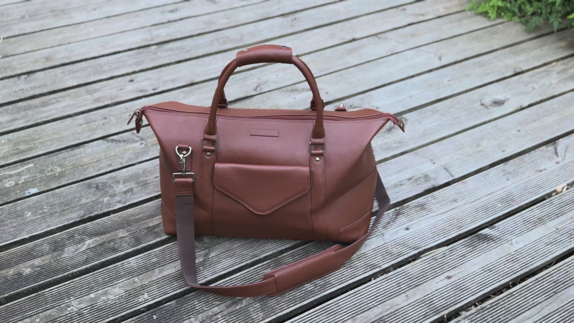 The Windermere Leather Weekender Bag – Premium Full Grain Leather Holdall | Travel Duffel Bag